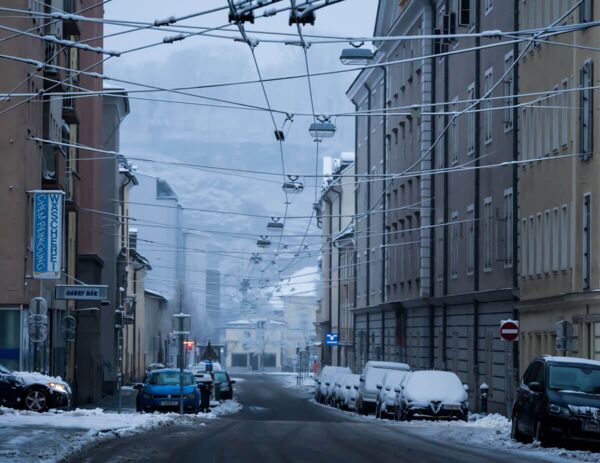 Erster Schnee im Salzburger Andräviertel Anfang Jänner – Paris-Lodron-Straße